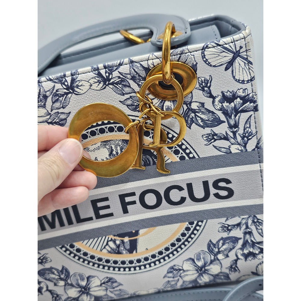 Beautiful Smile Focus small handbag vintage style elegant design and images - Picture 8 of 9